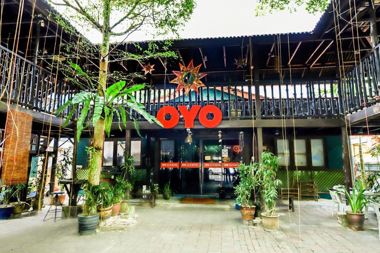 Oyo 1093 Ali'S Motel Teluk Bahang Εξωτερικό φωτογραφία